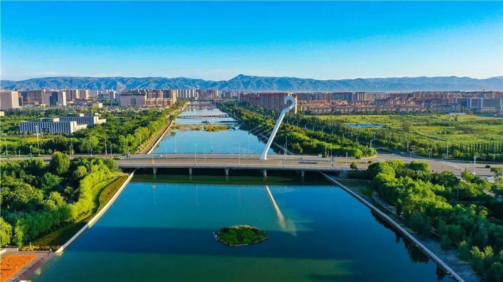 呼和浩特的历史演变与现代发展探究